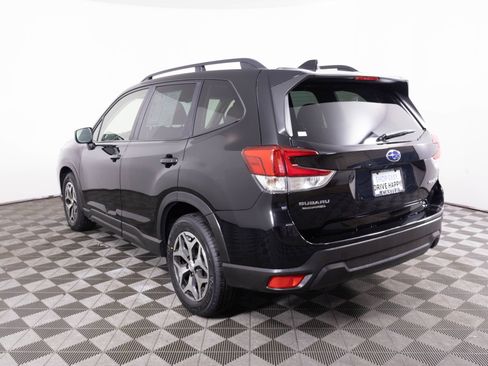 Used 2021 Subaru Forester Premium image 13