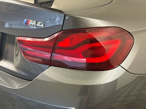 Used 2020 BMW M4 Coupe w/ M Driver's Package image 32