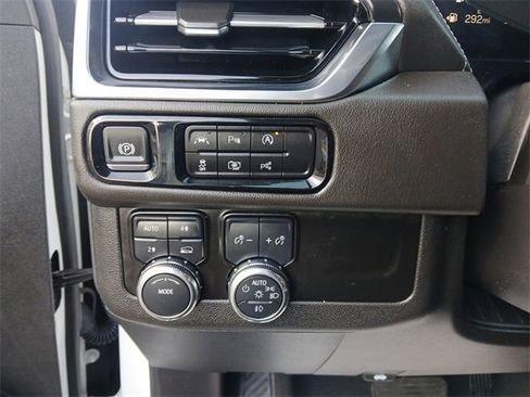 Used 2025 GMC Yukon XL Denali image 20