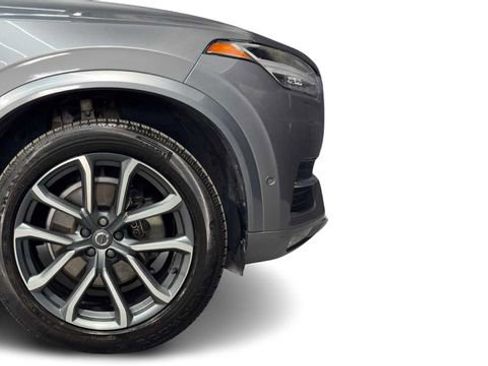 Used 2016 Volvo XC90 T6 Momentum w/ Momentum Plus Package image 8