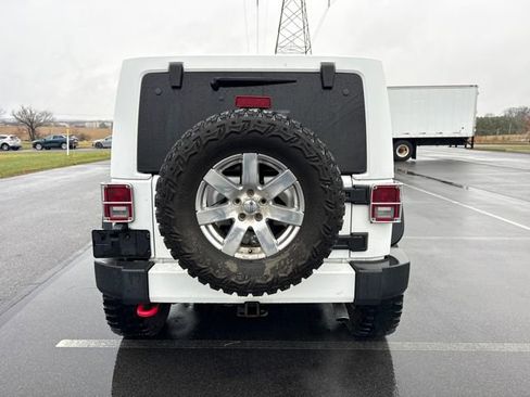 Used 2016 Jeep Wrangler Unlimited Sahara w/ Dual Top Group image 4