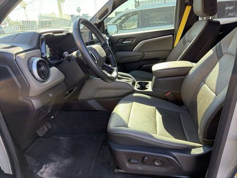 Used 2023 Chevrolet Colorado ZR2 w/ ZR2 Convenience Package III image 27