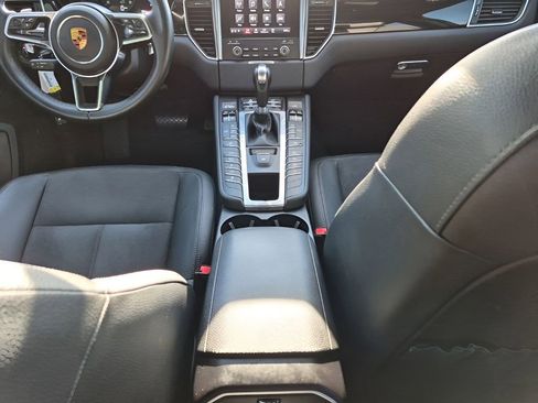 Used 2018 Porsche Macan Sport Edition AWD/4WD image 25
