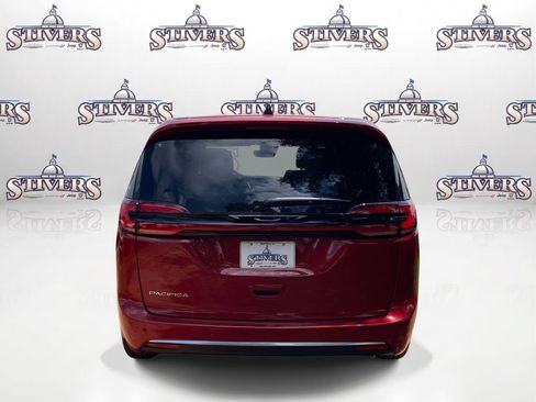 New 2027 Chrysler Pacifica Select FWD image 6