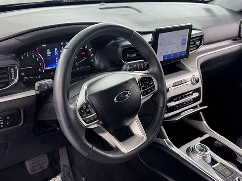 Used 2024 Ford Explorer XLT w/ Equipment Group 202A AWD/4WD image 37