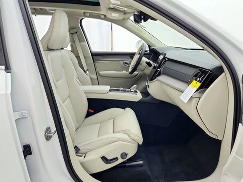 New 2026 Volvo XC90 B6 Ultra image 14