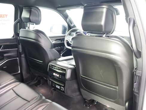 Used 2023 Jeep Wagoneer L Series II AWD/4WD image 46