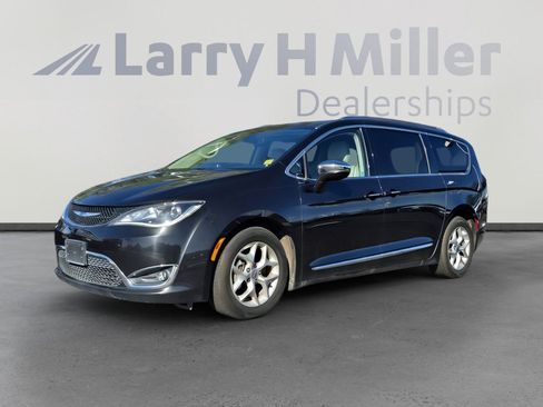 Used 2020 Chrysler Pacifica Limited image 1