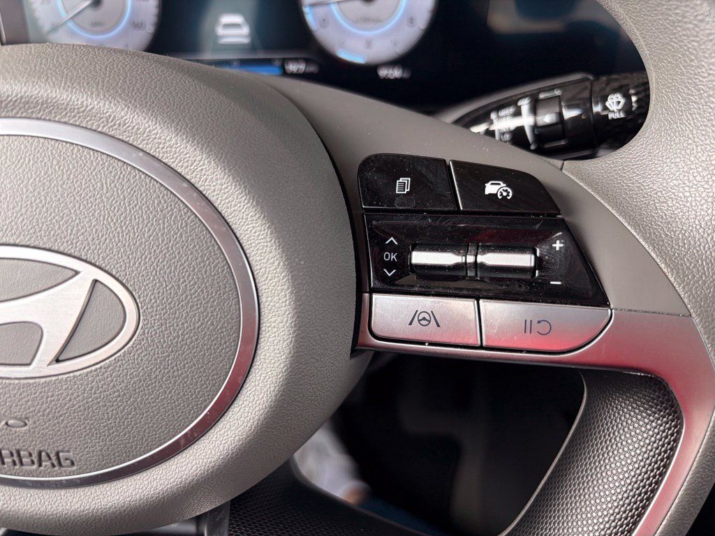 Used 2024 Hyundai Elantra SEL FWD image 20