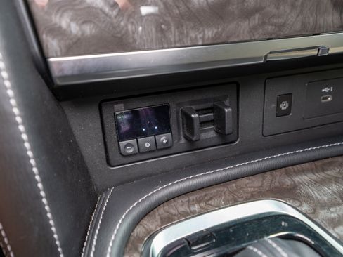 Used 2021 Nissan Armada Platinum w/ Captain's Chairs Package RWD image 24