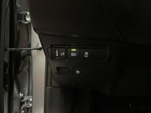 Used 2024 Toyota Corolla Cross AWD Hybrid image 25
