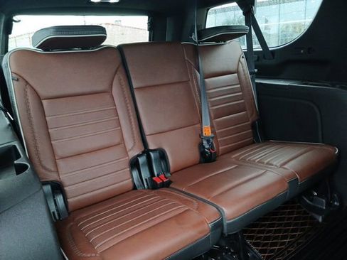 Used 2023 GMC Yukon XL Denali Ultimate image 12