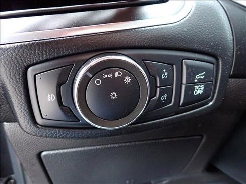 Used 2020 Ford Edge Titanium w/ Equipment Group 301A AWD/4WD image 18