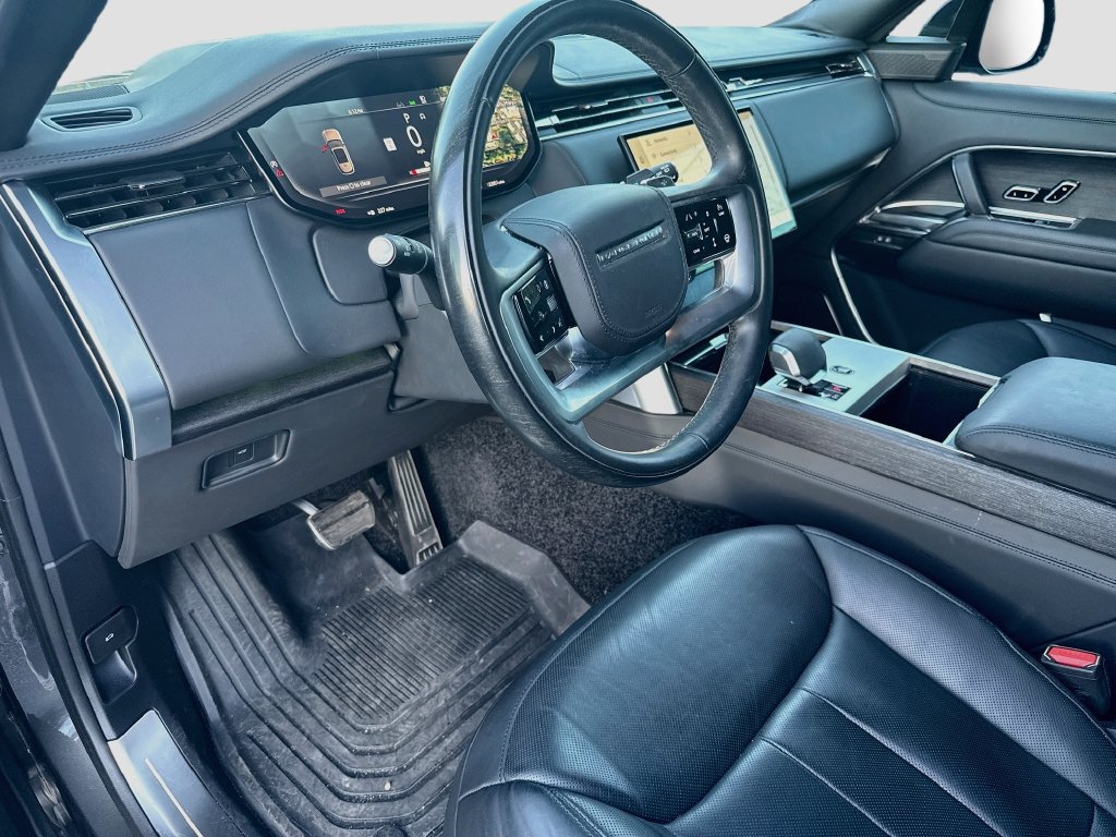 Used 2025 Land Rover Range Rover Long Wheelbase Autobiography AWD/4WD image 4