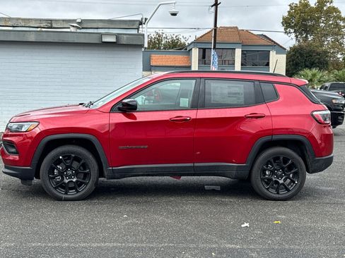 New 2026 Jeep Compass Latitude image 6