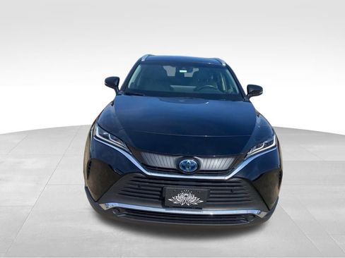 Used 2021 Toyota Venza XLE w/ Softex Package image 4