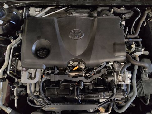 Used 2022 Toyota Camry LE FWD image 30