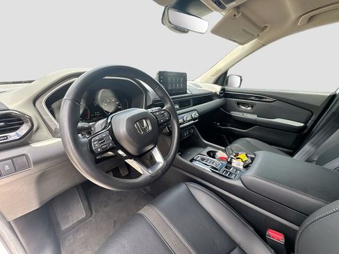 Used 2025 Honda Pilot EX-L image 9