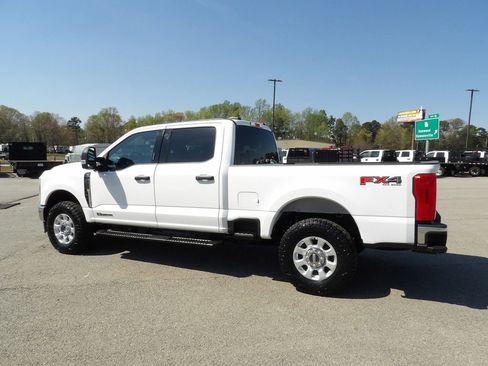 Used 2024 Ford F250 XLT w/ FX4 Off-Road Package image 4