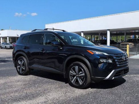 Certified 2025 Nissan Rogue SL w/ SL Premium Package FWD image 2