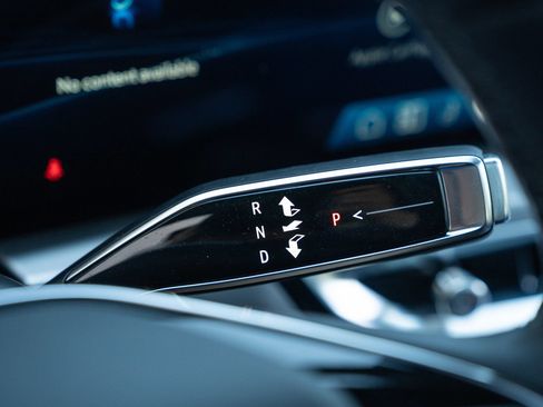 Used 2025 Cadillac Lyriq Sport AWD/4WD image 31