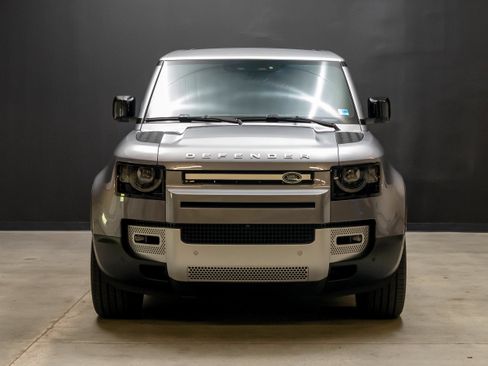 Used 2024 Land Rover Defender 110 SE AWD/4WD image 10
