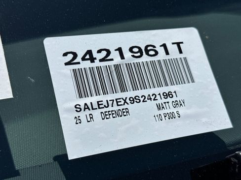 Used 2025 Land Rover Defender 110 S AWD/4WD image 2
