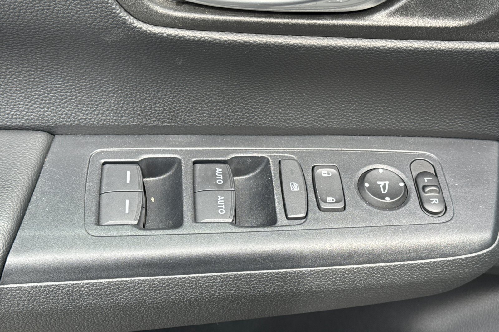 Used 2024 Honda CR-V EX image 14