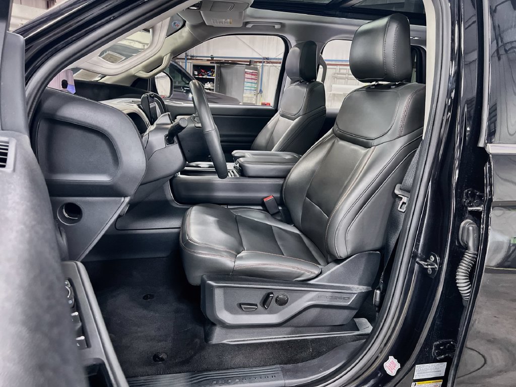 Used 2025 Ford Expedition Active AWD/4WD image 12