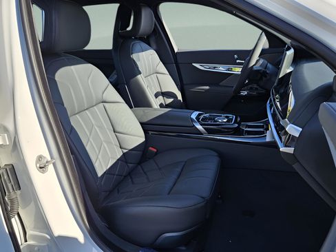 New 2026 BMW i7 eDrive50 w/ M Sport Package image 15