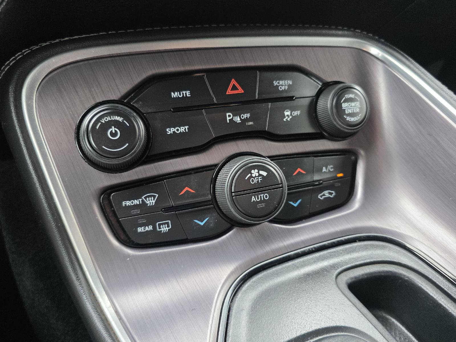 Used 2017 Dodge Challenger R/T w/ Driver Convenience Group RWD image 17