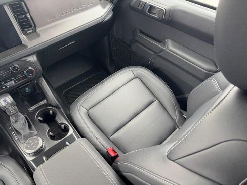 New 2025 Ford Bronco Badlands image 10