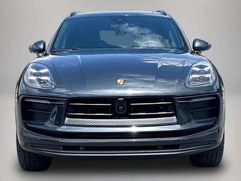 Used 2025 Porsche Macan AWD/4WD image 3