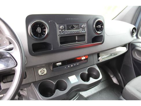 Used 2019 Mercedes-Benz Sprinter 170 image 24