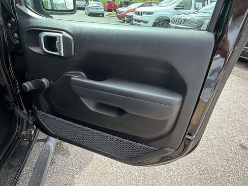 Used 2023 Jeep Wrangler Unlimited Sport AWD/4WD image 14