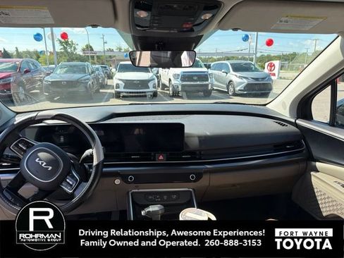 Used 2026 Kia Carnival FWD image 6
