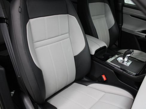 Used 2022 Land Rover Range Rover Evoque R-Dynamic S AWD/4WD image 29