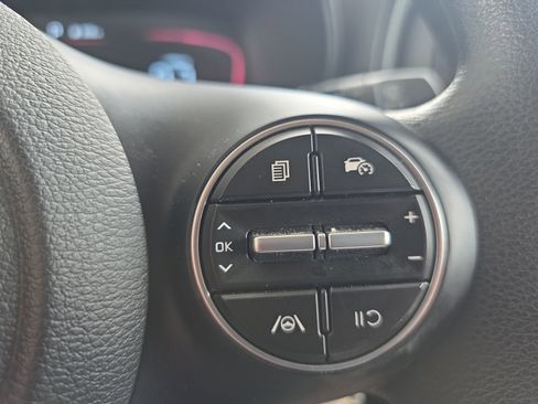 Certified 2025 Kia Soul LX w/ LX Technology Package image 23