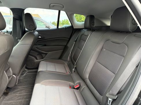 Used 2024 Chevrolet Trax LT FWD image 22