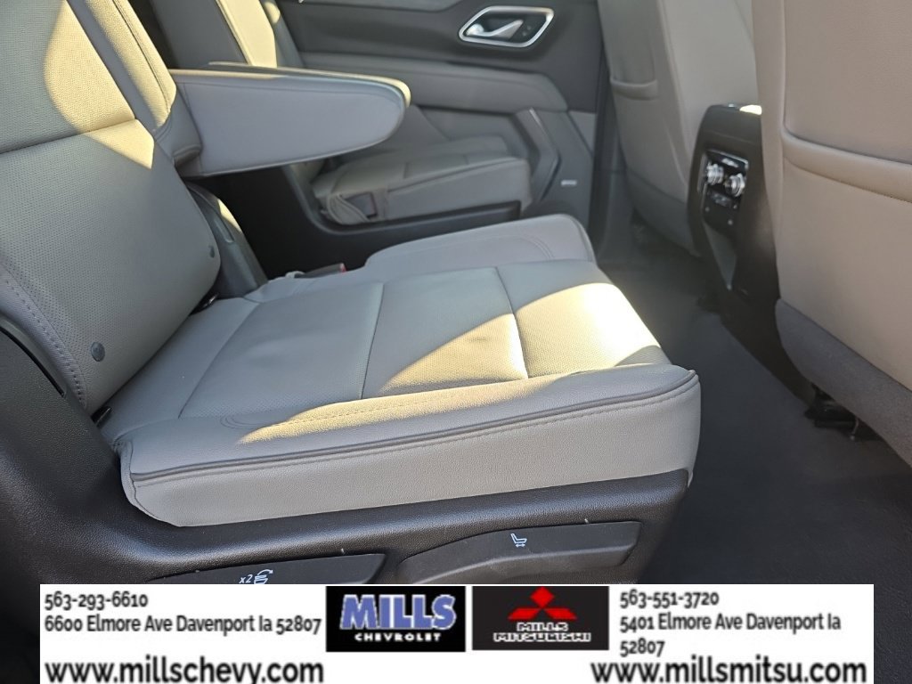 Used 2023 GMC Yukon XL SLT w/ SLT Premium Package AWD/4WD image 30