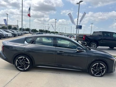 Used 2025 Kia K4 GT-Line w/ GT-Line Sunroof Package FWD image 2