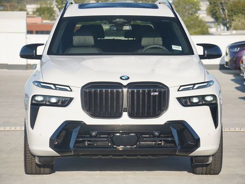 Used 2026 BMW X7 M60i w/ Climate Comfort Package AWD/4WD image 2