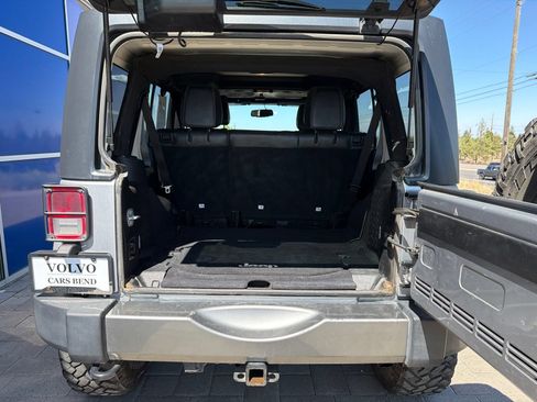 Used 2014 Jeep Wrangler Unlimited Sport AWD/4WD image 9