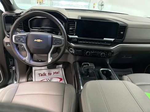 Used 2025 Chevrolet Silverado 1500 LTZ AWD/4WD image 14