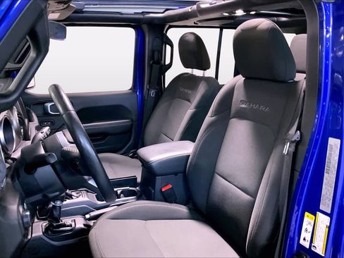 Used 2019 Jeep Wrangler Unlimited Sahara w/ Safety Group AWD/4WD image 7