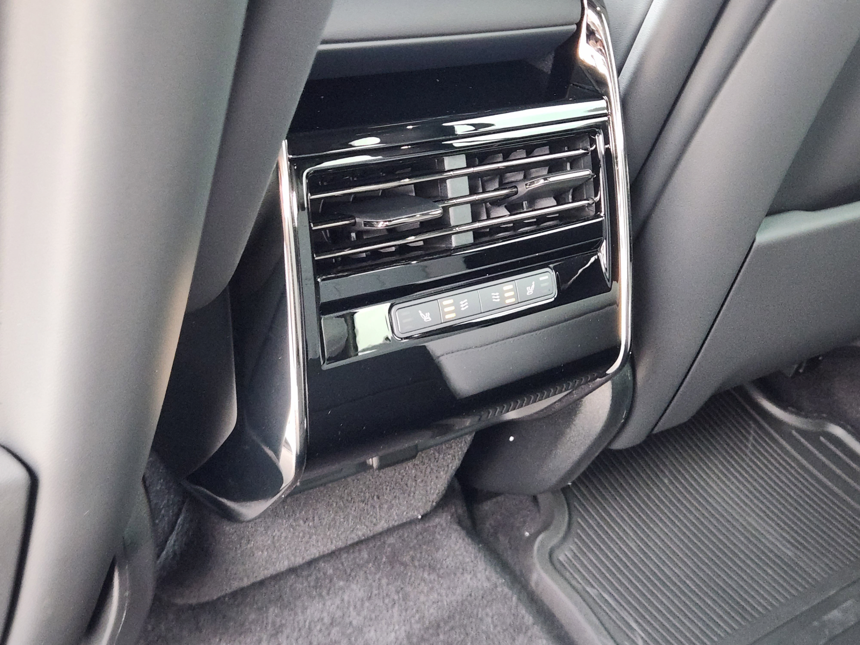 New 2026 Land Rover Range Rover Sport Dynamic SE AWD/4WD image 33