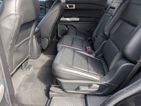 Used 2022 Ford Explorer XLT w/ Equipment Group 202A image 26