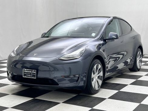 Used 2023 Tesla Model Y Long Range AWD/4WD image 4
