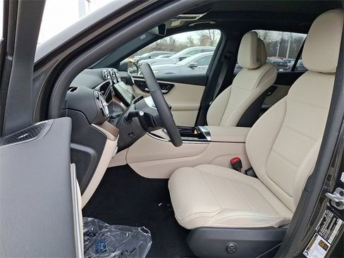 Used 2025 Mercedes-Benz GLC 300 GLC 300 image 13
