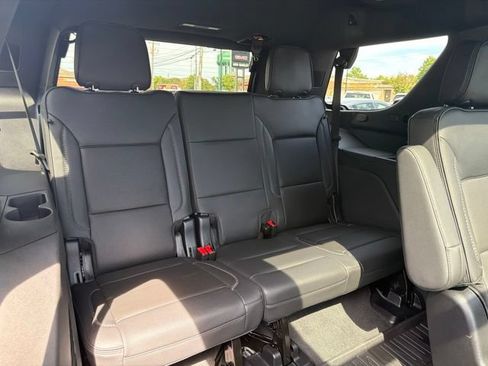Used 2024 GMC Yukon Denali w/ Advanced Technology Package AWD/4WD image 21